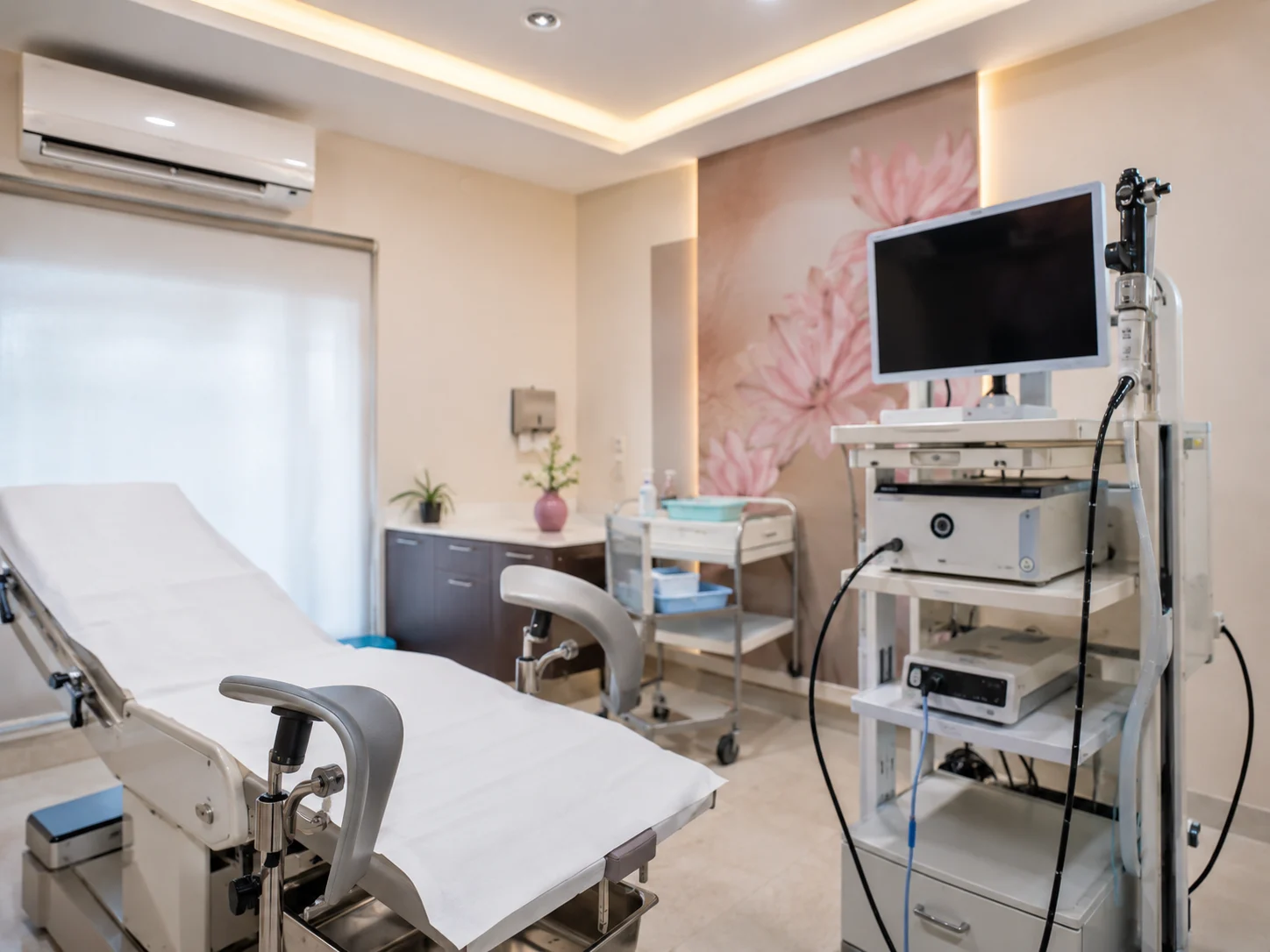Medical monitoring equipment in a gynecology procedure room